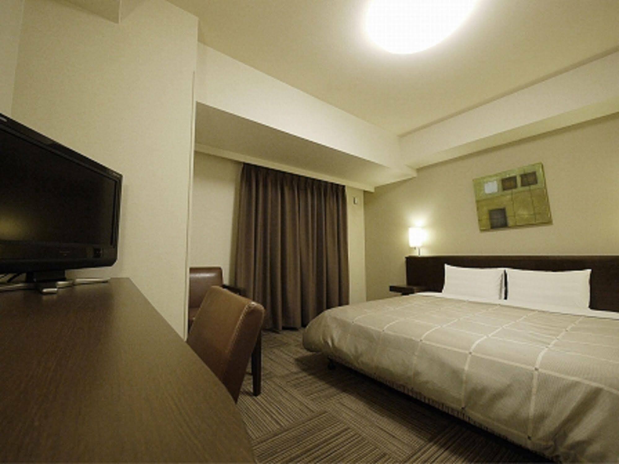 Hotel Route-Inn Ashikaga Ekimae Bagian luar foto